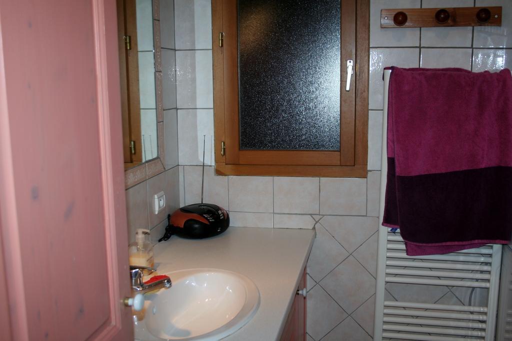 Chambre D'Hotes "Les Crets" Mercury-Gémilly 객실 사진